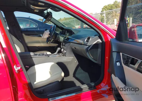 2012 Mercedes-Benz C 350 Sport из США, поврежденный, VIN WDDGF5HB2CR219807